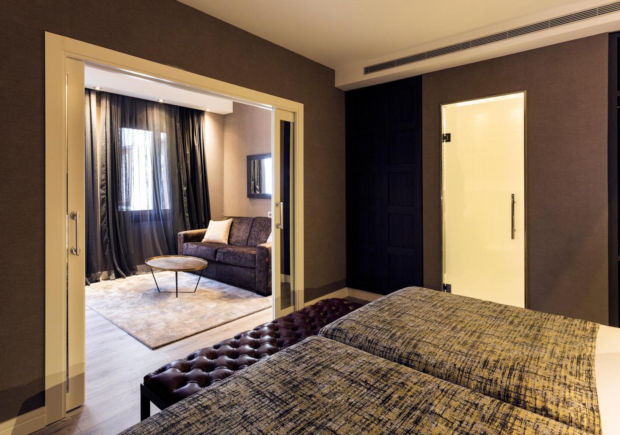 Catalonia Hotel